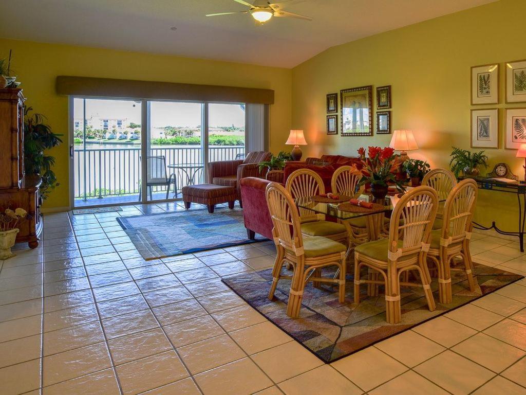 Gulf Retreat 2: Magnificent Water Views, Steps To Beach, None Cleaner, None Nicer! Clearwater Beach Kültér fotó