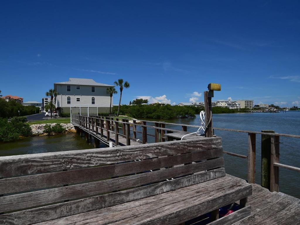 Gulf Retreat 2: Magnificent Water Views, Steps To Beach, None Cleaner, None Nicer! Clearwater Beach Kültér fotó